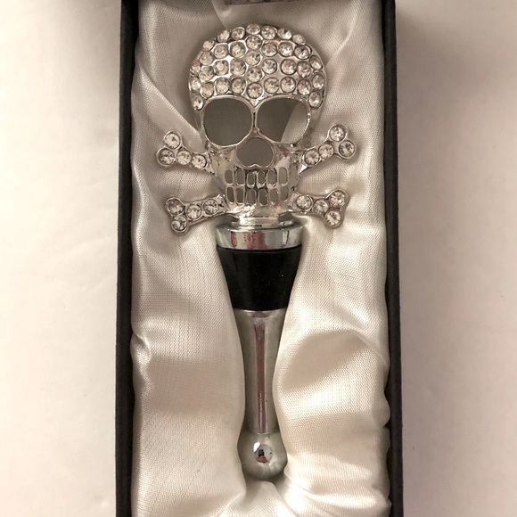 Unique Skull w/Rhinestones Bottle Stopper - Picture 7 of 8